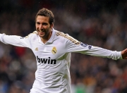 开云下载-雄鹿横扫国王，爱德华兹关键制胜，新王当立，联盟格局暗流涌动