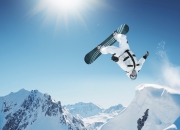 开云下载-赛道风云，维斯塔潘状态火热，梅赛德斯逆转阿斯顿马丁