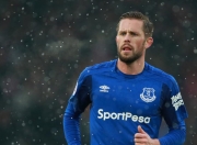 开云足球直播-钢铁城墙与战术棋盘，库尔图瓦的极致爆发，如何让罗马的战术蓝图压垮高卢雄鸡