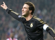 开云体育app-赛道之外，德里赫特如何以F1冠军之夜的精神带动全队节奏