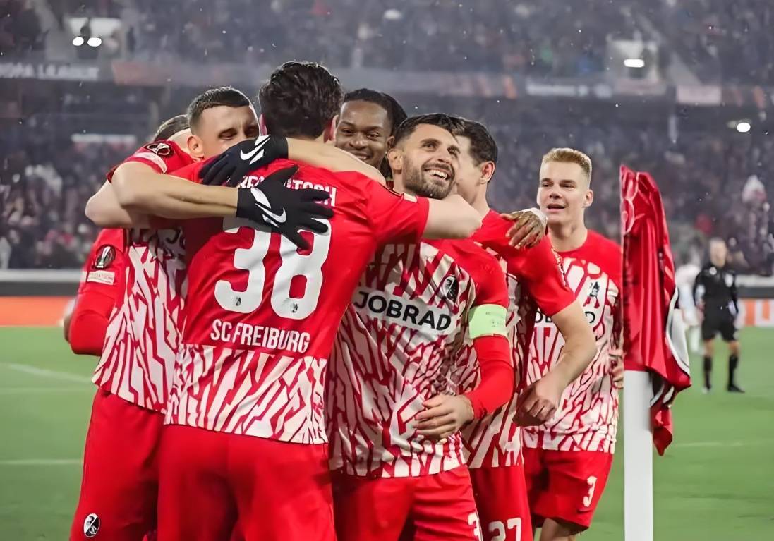 包含沃尔夫斯堡主场大胜，德甲攻击力再现狂潮的词条