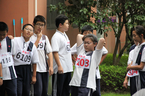 包含在比赛中不断提升自我，创造更多精彩表现的词条