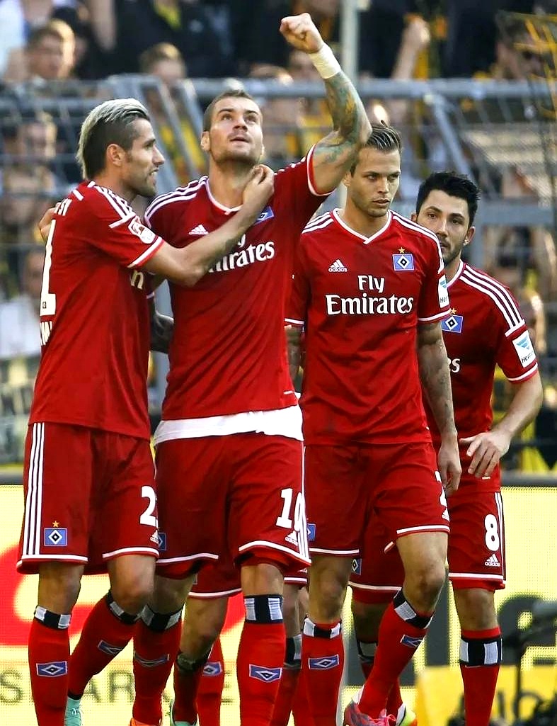 汉堡老将重回绿茵场，引发球迷热议的简单介绍