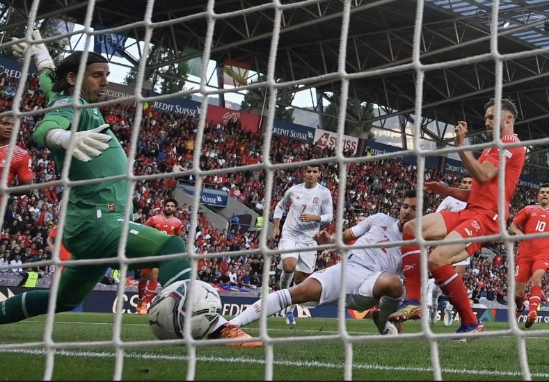 英格兰队在与捷克队的较量中获胜