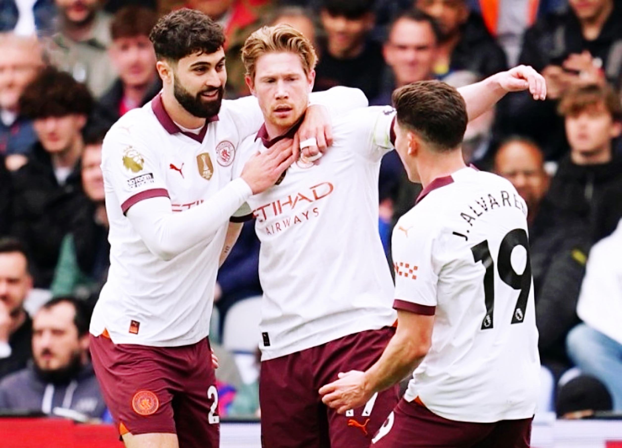 曼城战胜对手,保持英超冠军希望