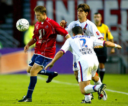 里昂爆冷输球，主帅：球队需振作的简单介绍