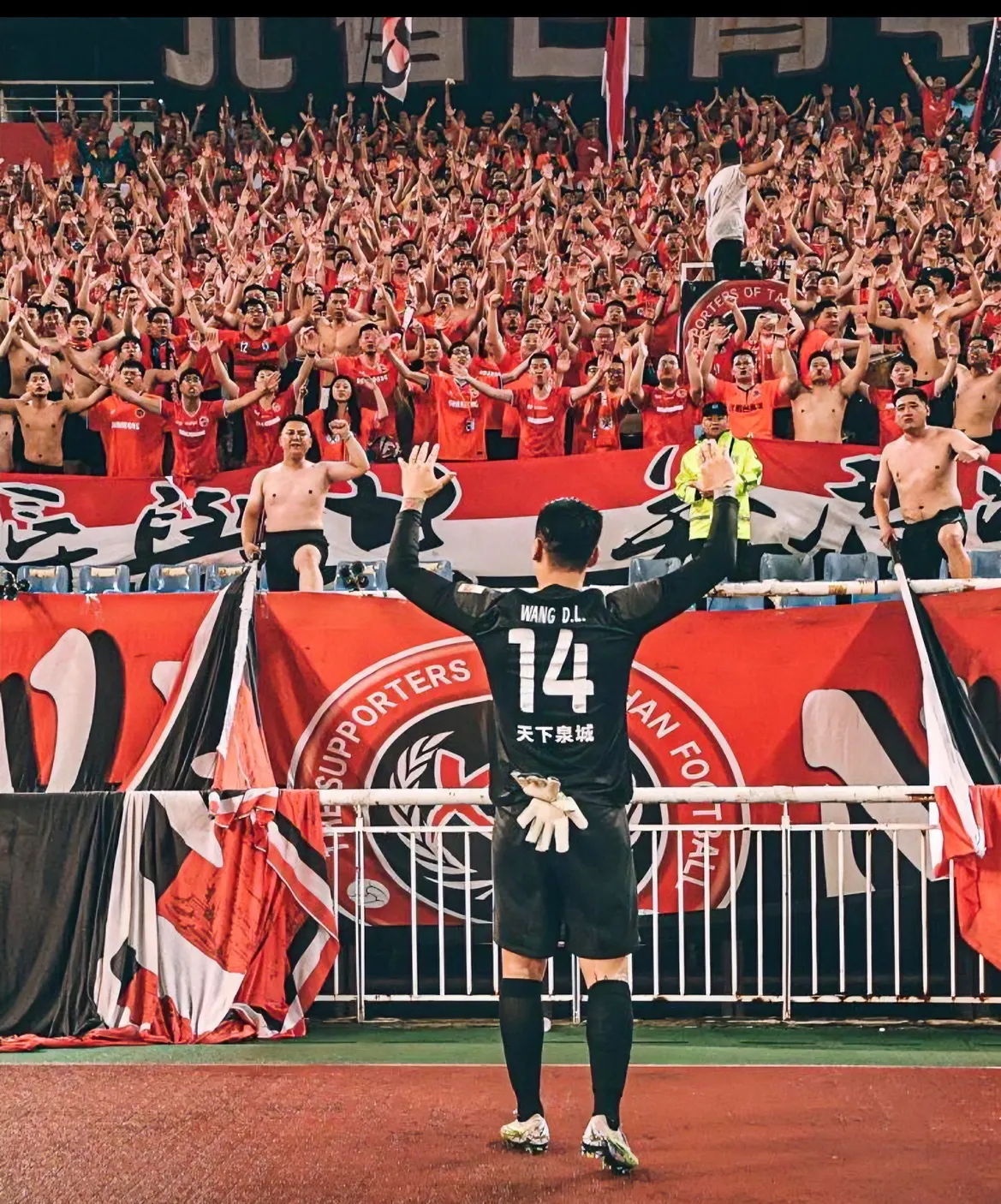 国安客场战胜富力，继续紧咬榜首的简单介绍