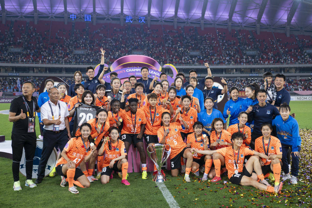 亚冠比赛中，中国球队实现胜利