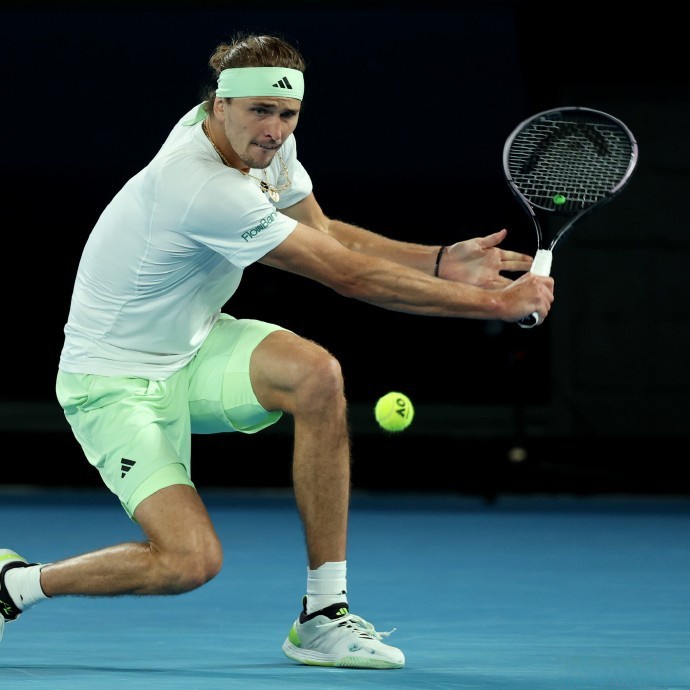 关于澳大利亚网球队险胜意大利网球队，梅德韦杰夫制霸全场的信息