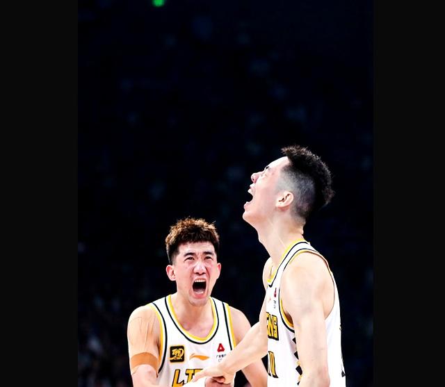 福建队险胜篮网，孙铭徽带队取胜