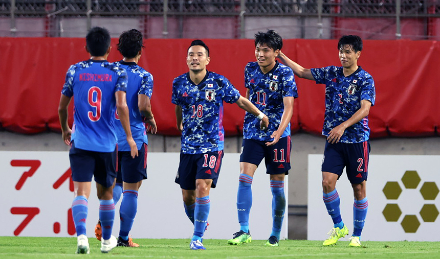 韩国队轻取日本队，郑思维刷新纪录