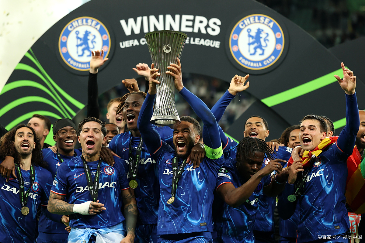 里昂轻取利物浦，法比尼奥带队取胜