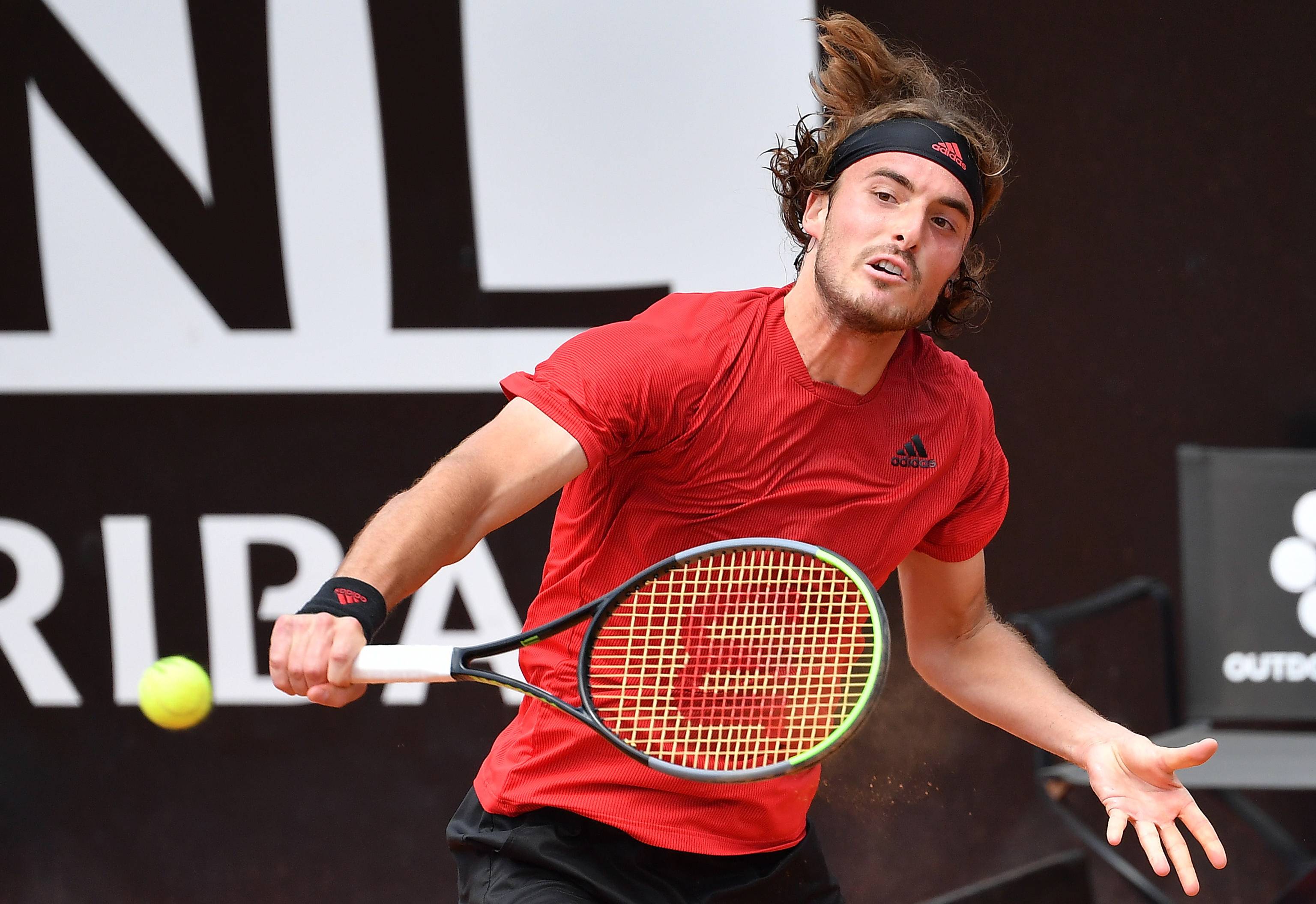 包含拉沃尔杯完胜美网，西西帕斯高光表现的词条