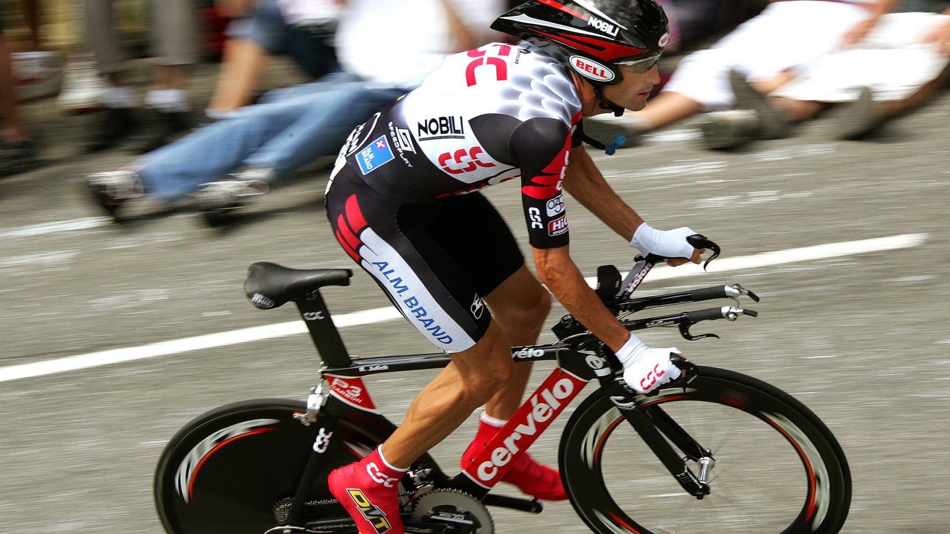 红牛二队绝杀威廉姆斯，周冠宇扛起全队