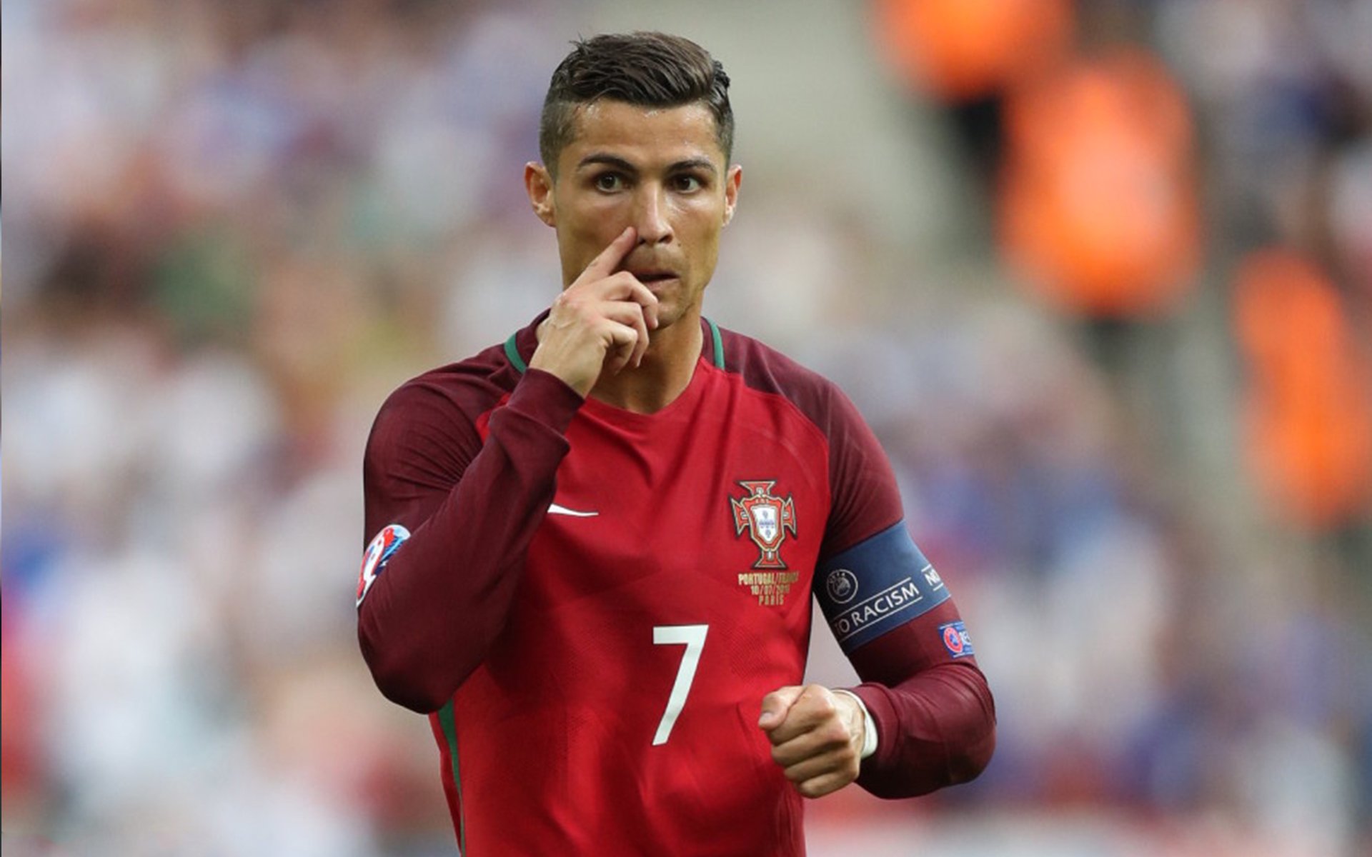 葡萄牙队轻取瑞典队,许昕状态火热,绿茵场与乒乓台的双重奏